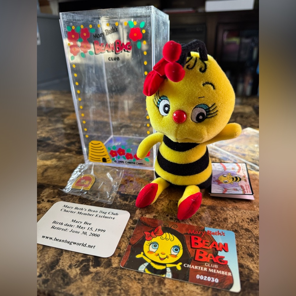 Mary Beths Bean Bag Club “Mary Bee” Charter Member Exclusive 1999 Plush Card&Tag